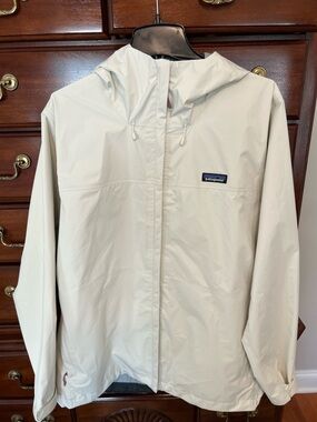 Patagonia Women’s XXL Hooded Rain Jacket - Light Beige